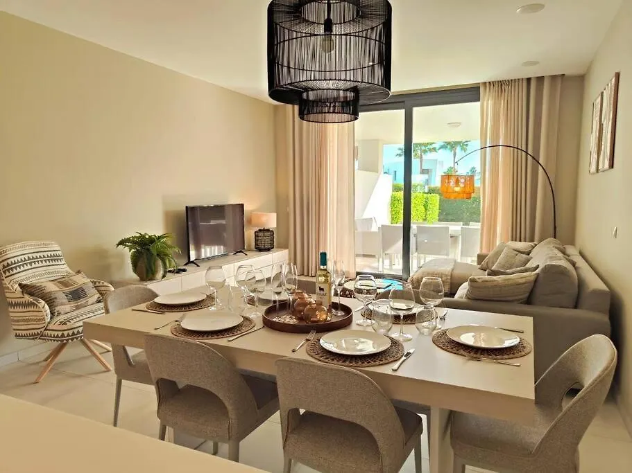 شقة Luxury Golf & Private Garden إِستيبونا
