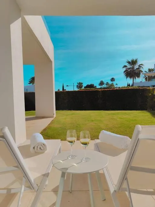 شقة Luxury Golf & Private Garden إِستيبونا